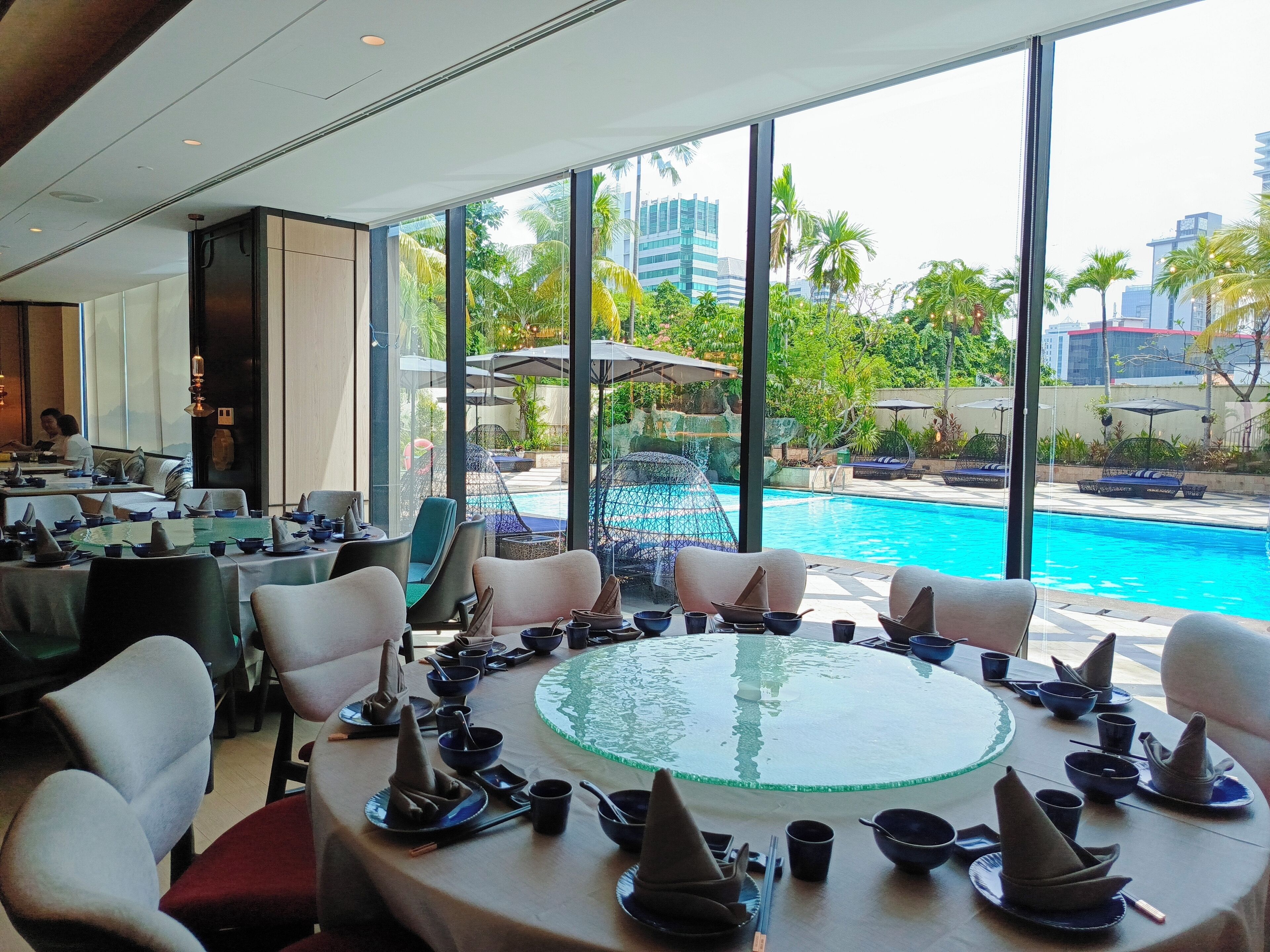 2 개의 레스토랑, 아침 식사, 점심 식사, 저녁 식사 제공(현지 및 세계 요리)