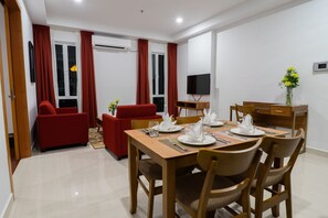 Coffee/tea maker, electric kettle