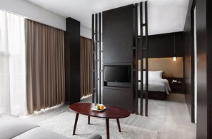 In-room safe, desk, free WiFi - Laska Hotel Sukabumi (Sukabumi)