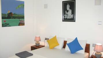 Chambre Double Deluxe, 1 trÚs grand lit | 6 chambres, literie de qualité supérieure, minibar