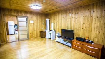 Wood House | Free WiFi