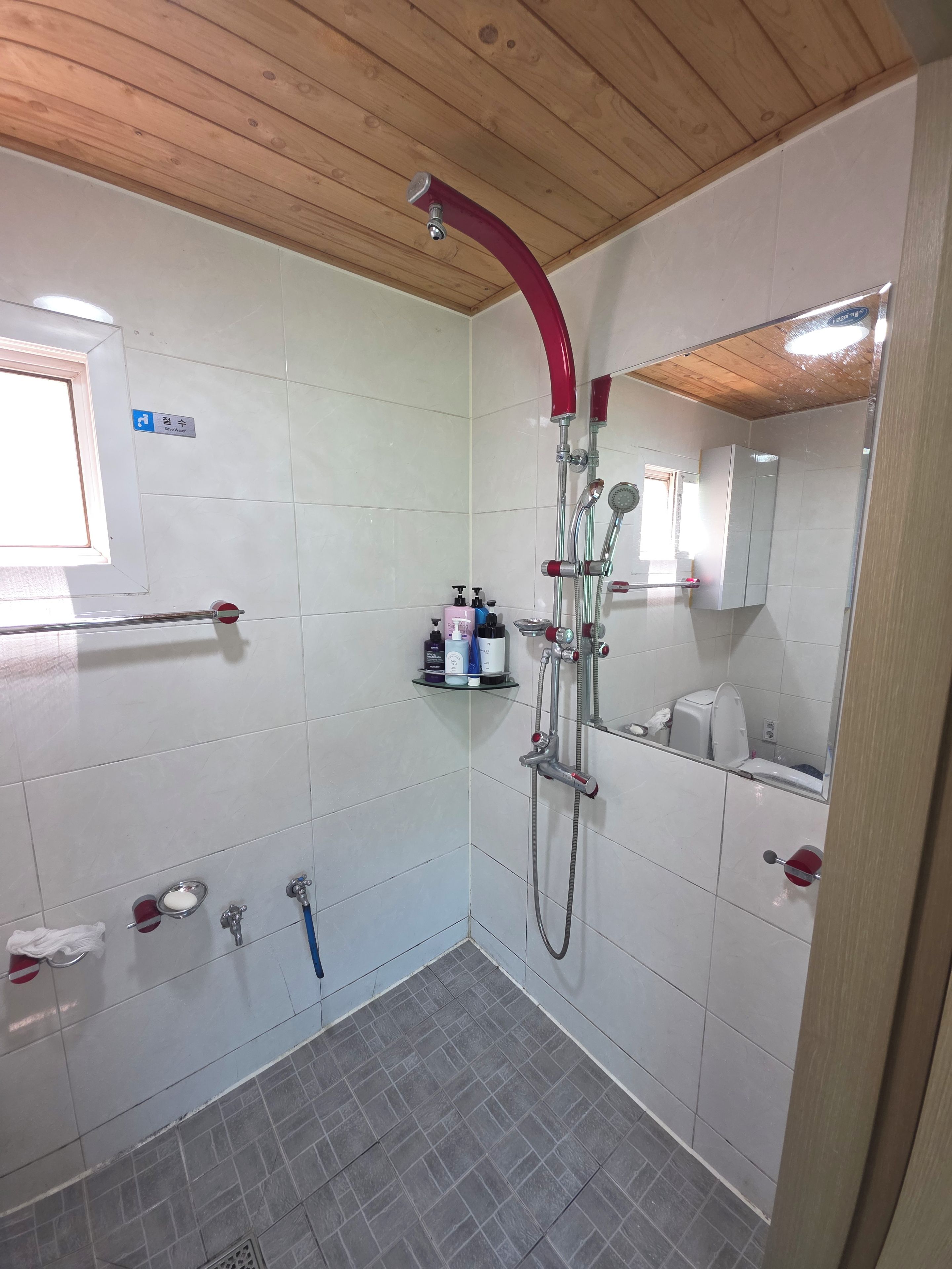 Wood House | Bathroom | Shower, free toiletries, hair dryer, slippers