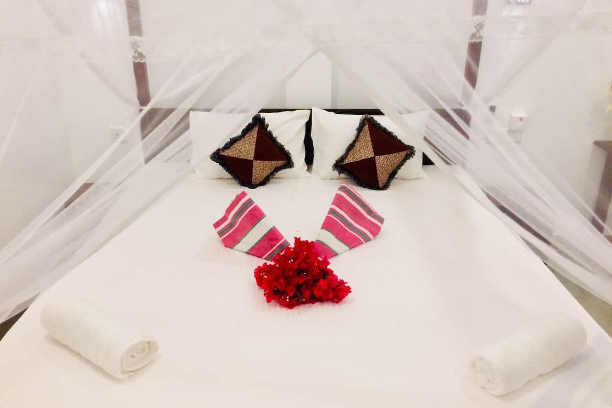 Superior Double Room | 1 bedroom, in-room safe, desk, free WiFi