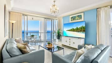 Apartment, 3 Bedrooms, 2.5 Bathrooms, Ocean View | Living area