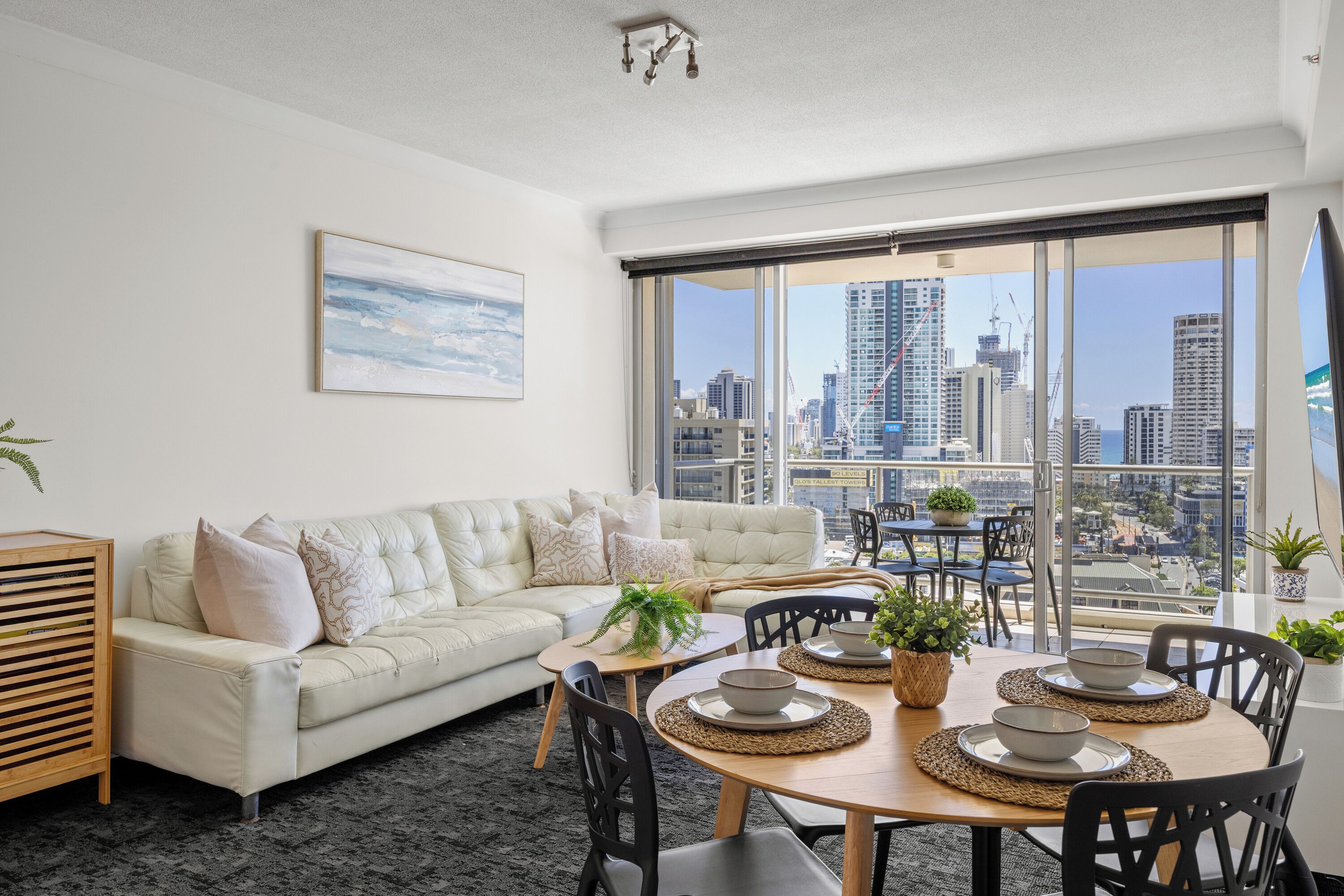 Apartment, 2 Bedrooms, 2 Bathrooms, Ocean View | In-room dining