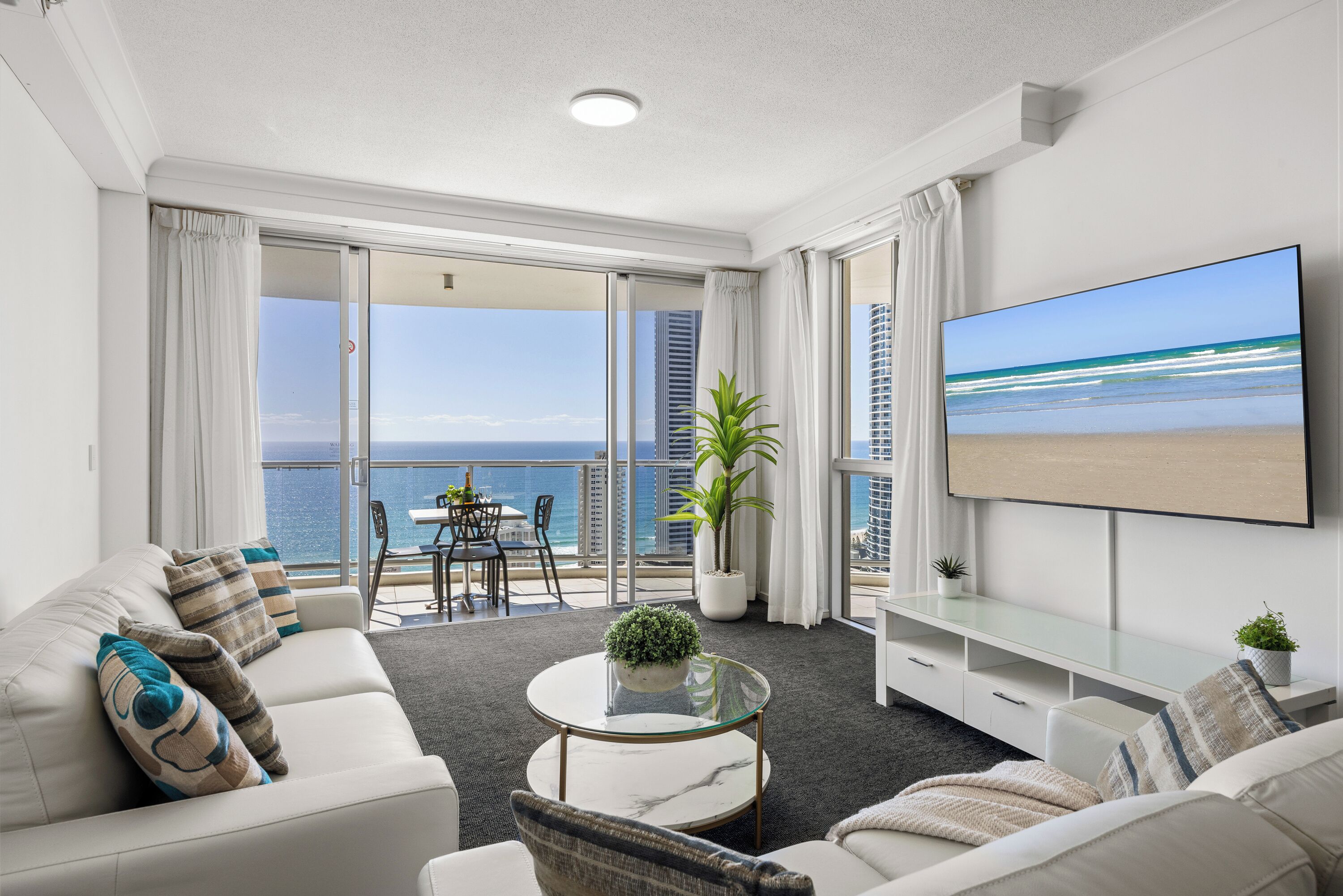 Apartment, 2 Bedrooms, 2 Bathrooms, Ocean View | Living area