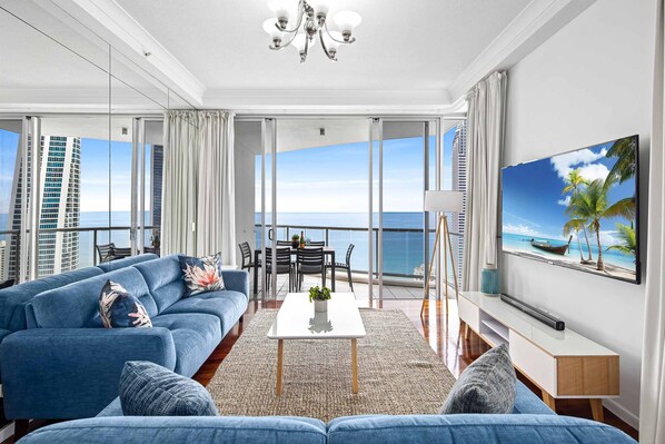 Apartamento Premium, 3 habitaciones, 2 baños, vistas al mar | Zona de estar