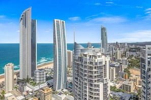 Apartamento panorâmico, 3 quartos, 2 banheiros, vista para o oceano | Vista para praia/oceano