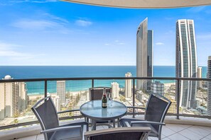 Apartamento Premium, 2 habitaciones, 2 baños, vistas al mar | Balcón