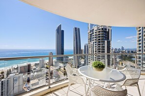 Balcony - Holiday Holiday Chevron Renaissance (Surfers Paradise)