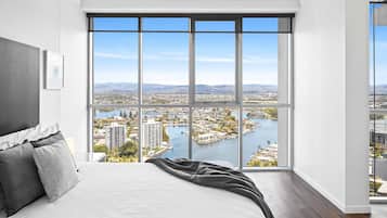 Standard Apartment, 2 Bedrooms, 2 Bathrooms, River View | Individually decorated, individually furnished, iron/ironing board
