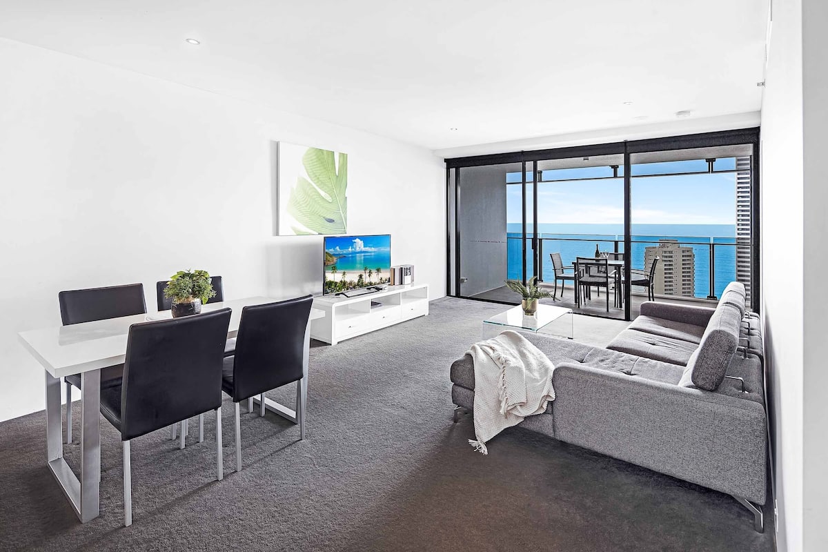 Deluxe-Apartment, 1 Schlafzimmer, Balkon, Meerblick | Wohnbereich