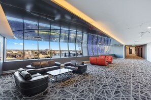Interior - Holiday Holiday Circle On Cavill (Surfers Paradise)
