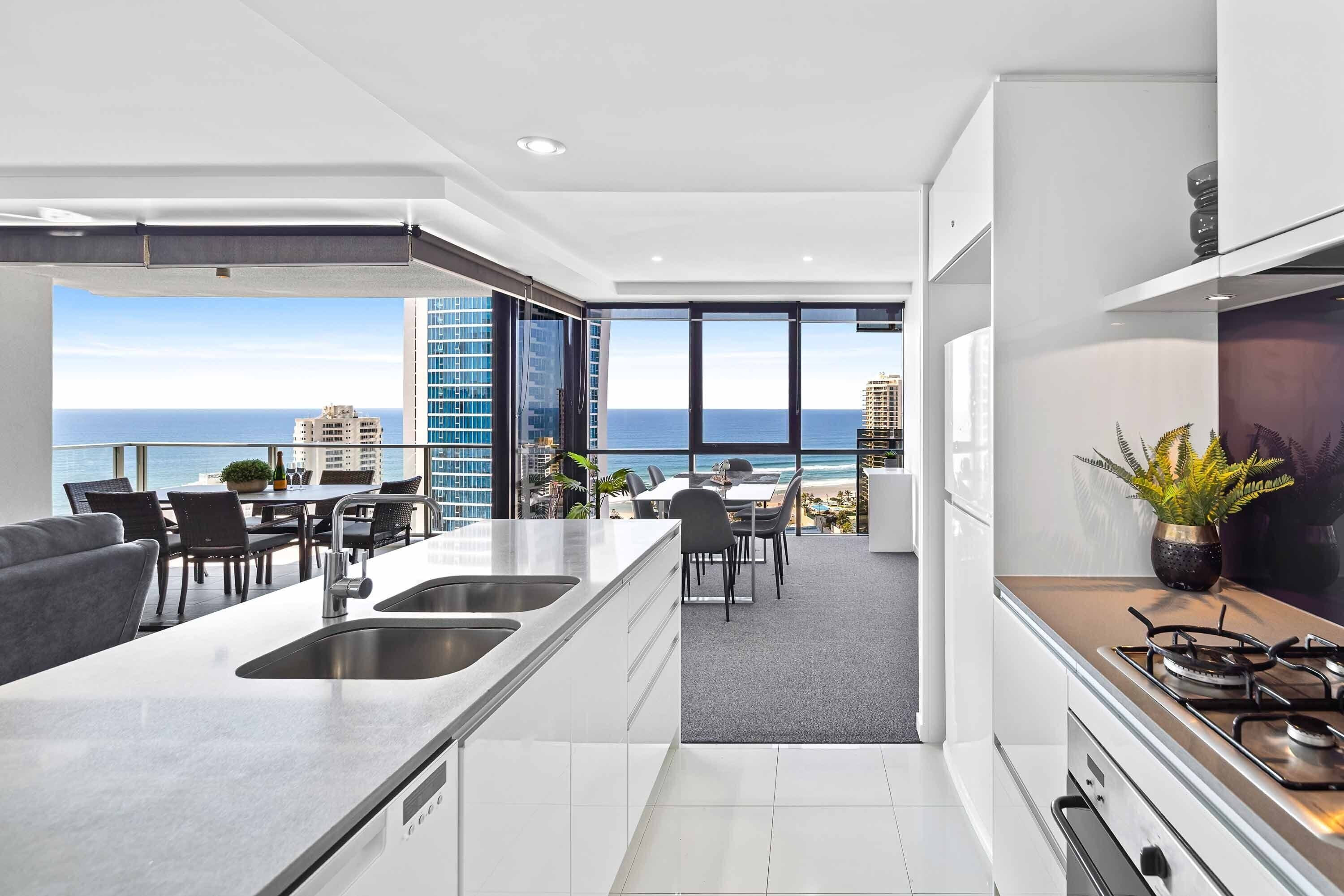 Deluxe Apartment, 2 Bedrooms, 2 Bathrooms, Ocean View (level 24) | Private kitchen
