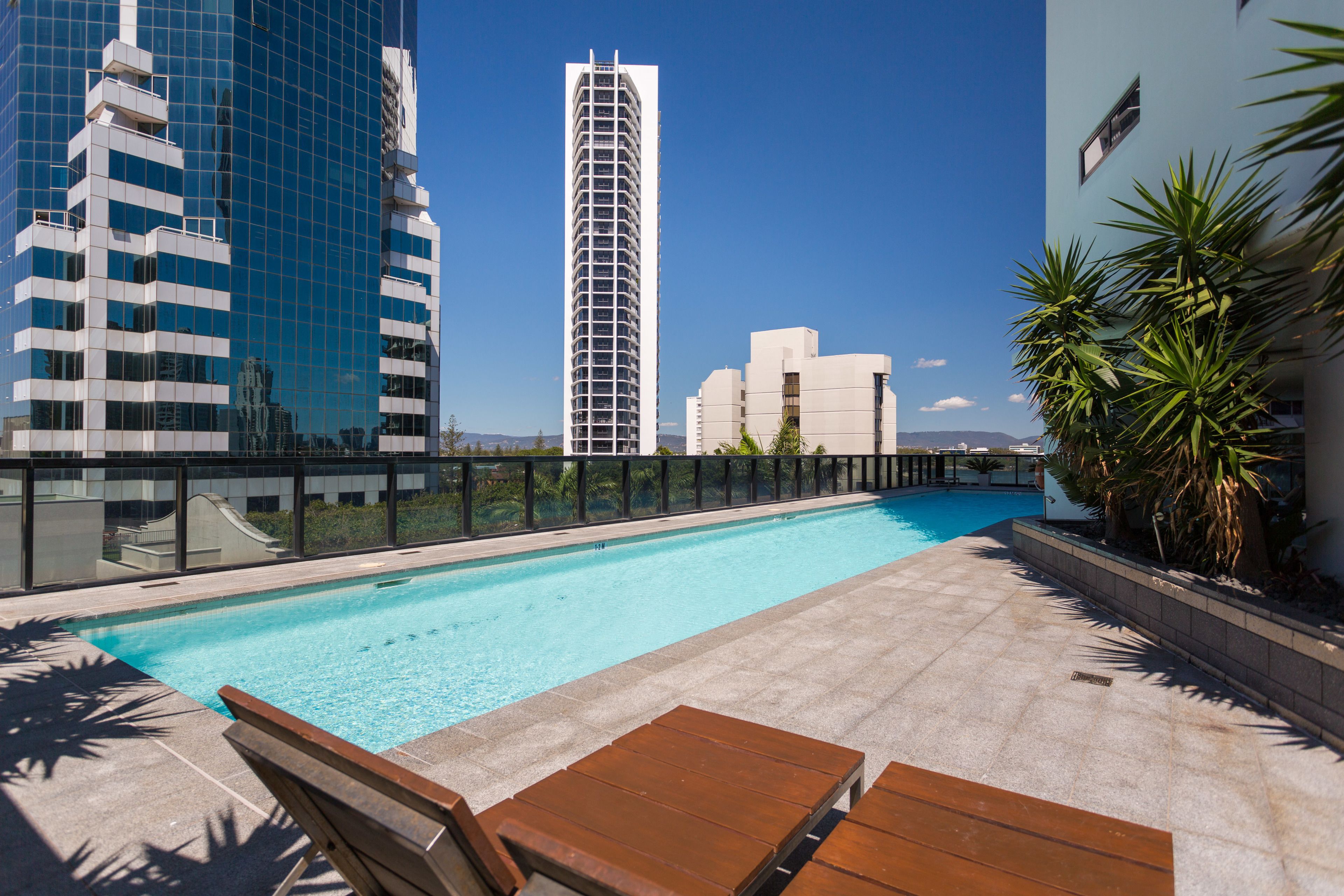 Holiday Holiday Circle On Cavill — image 2