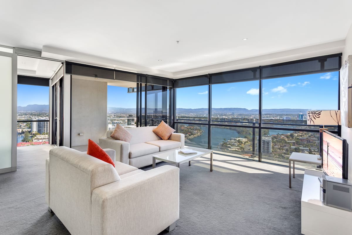 Standard-Apartment, 2 Schlafzimmer, Flussblick | Wohnbereich