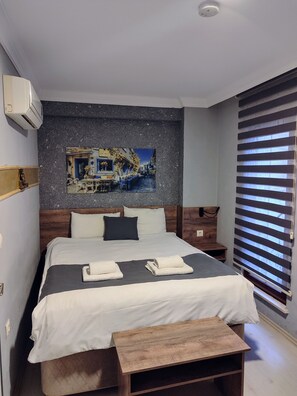 Family Quadruple Room, Multiple Beds | Premium bedding, soundproofing, free WiFi, bed sheets -  Ador Troia Hotel (Çanakkale)