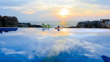 Kolam renang outdoor