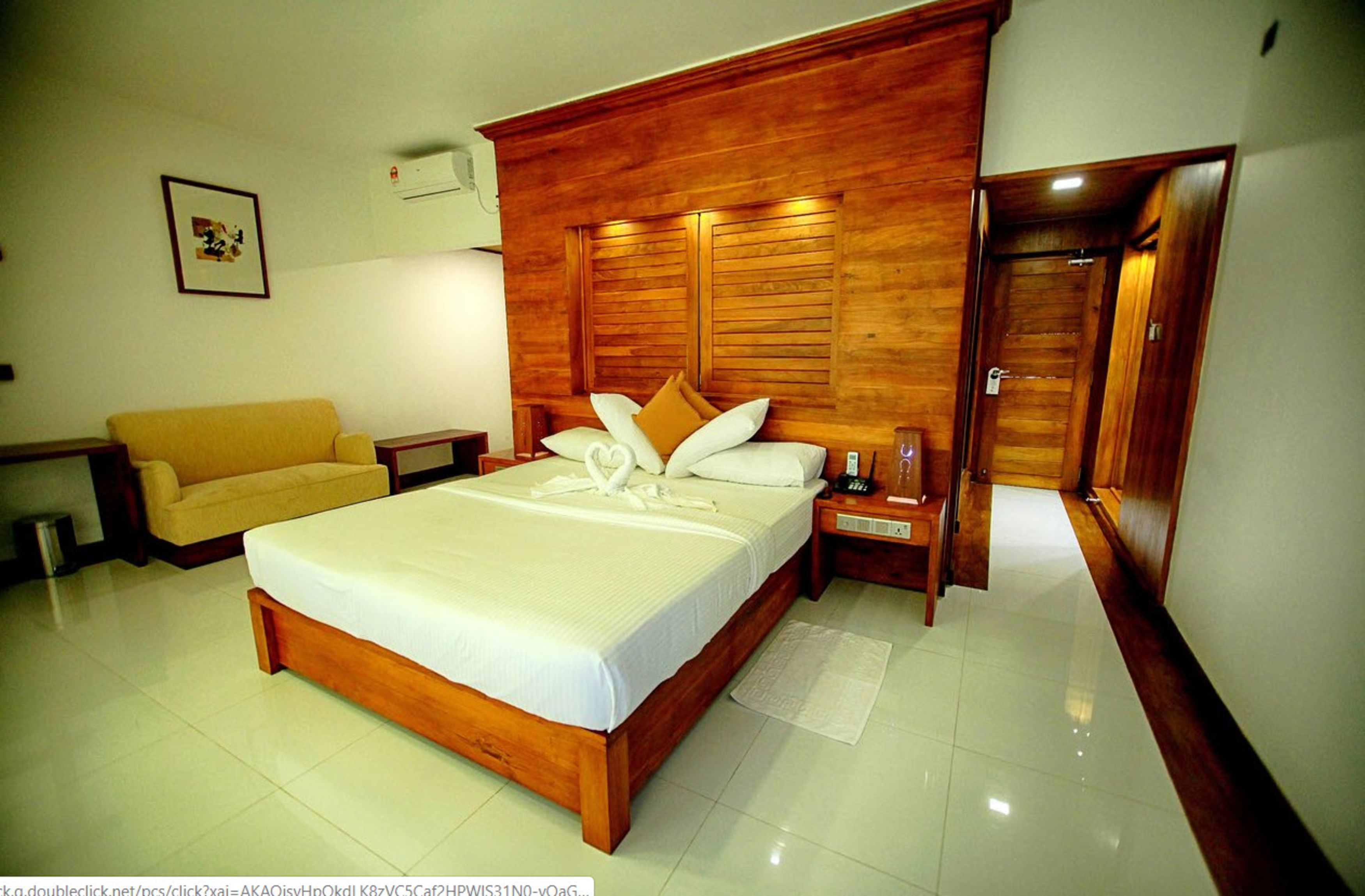 minibar, in-room safe, desk, laptop workspace