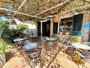 Bar (en la propiedad)
