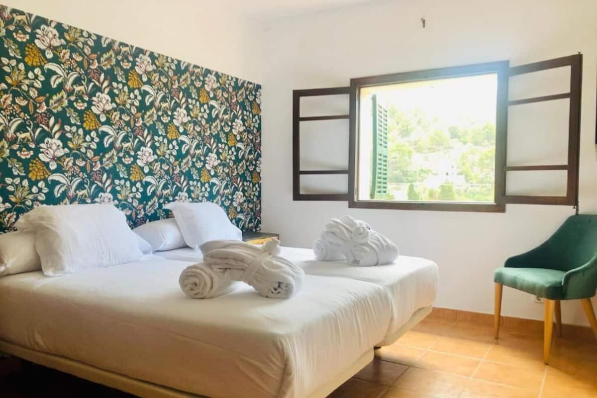 1 bedroom, premium bedding, in-room safe, free WiFi