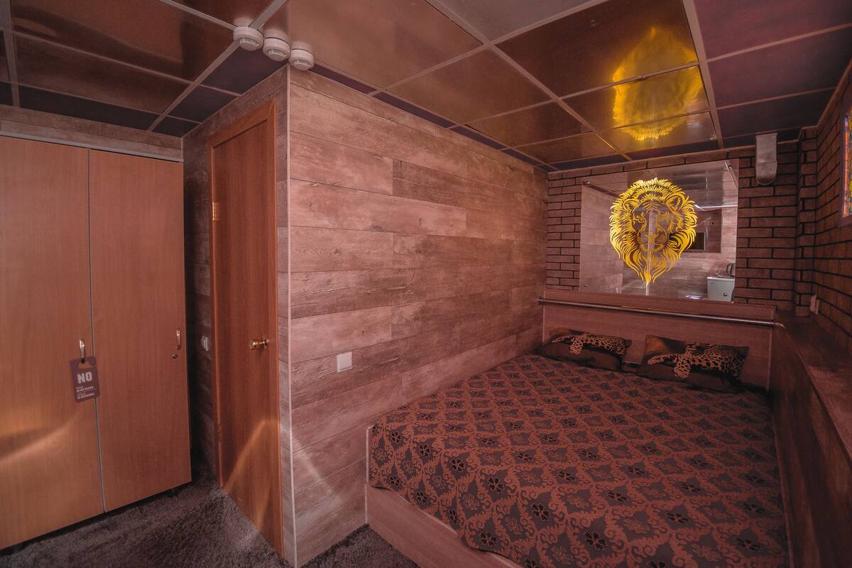 Standard Room | 1 bedroom, in-room safe, iron/ironing board, free WiFi