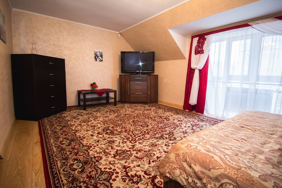1 bedroom, in-room safe, iron/ironing board, free WiFi