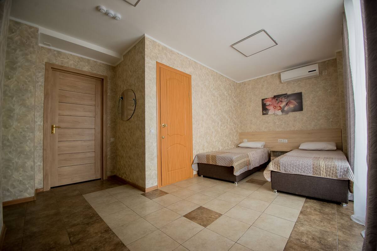 1 bedroom, in-room safe, iron/ironing board, free WiFi