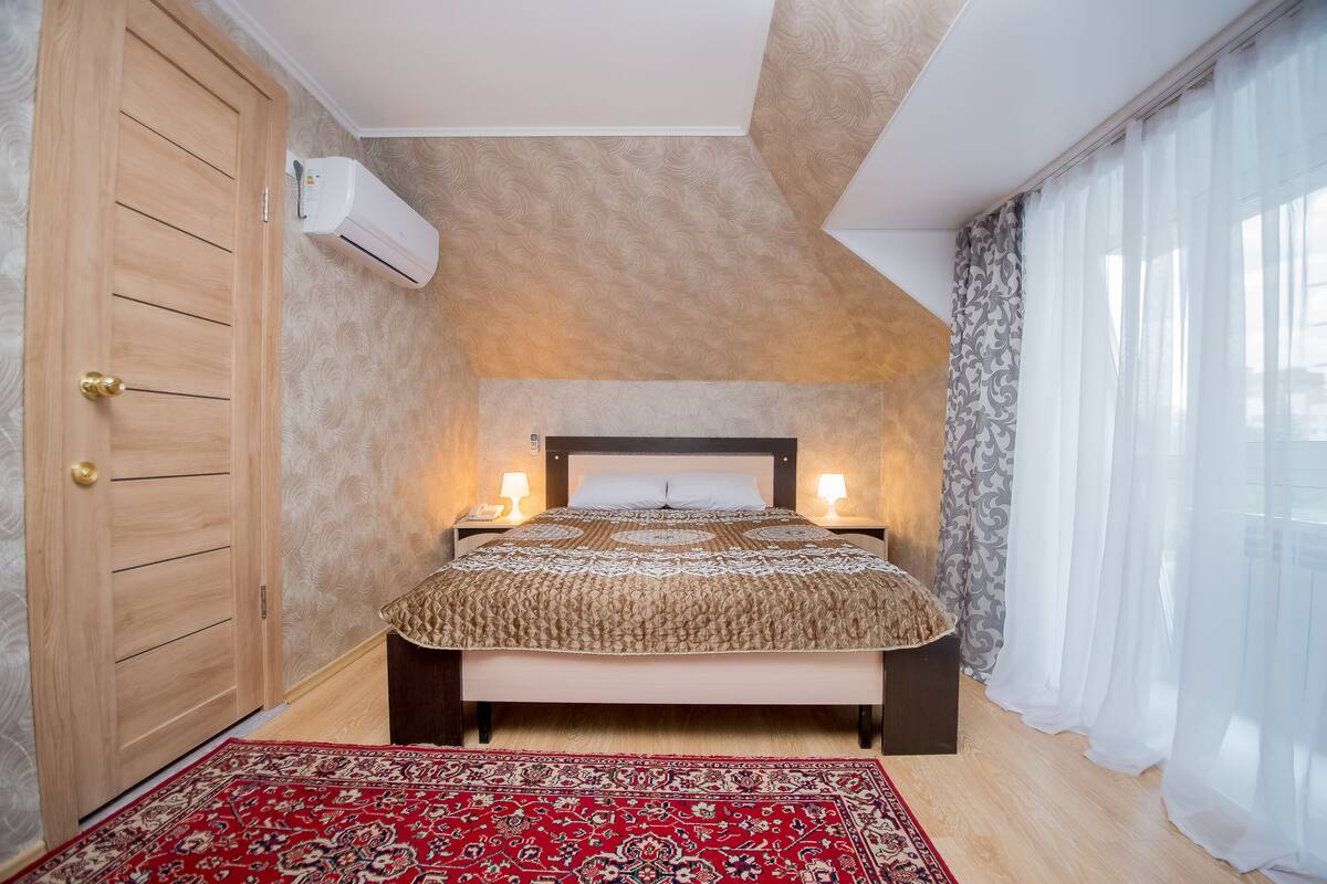 Standard Double Room | 1 bedroom, in-room safe, iron/ironing board, free WiFi