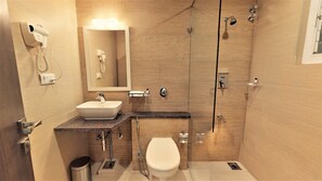 Executive Suite | Bathroom | Shower, free toiletries, towels - 37th Crescent Boutique Suites (Bengaluru)