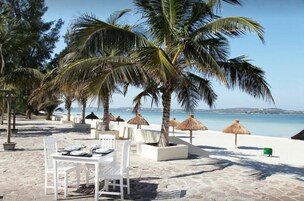 Se sirven desayunos, almuerzos y cenas; cocina local e internacional