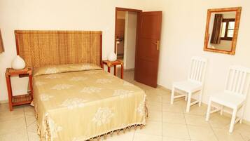 Soundproofing, iron/ironing board, bed sheets