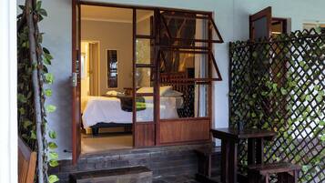 1 bedroom, premium bedding, iron/ironing board, free WiFi