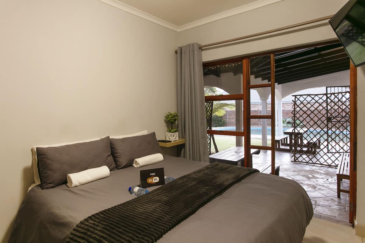 Family Apartment, 1 Bedroom | 1 bedroom, premium bedding, iron/ironing board, free WiFi
