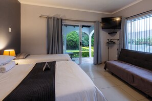 1 bedroom, premium bedding, iron/ironing board, free WiFi - Menlyn Apartments (Pretoria)
