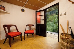 Basic Room, 1 Bedroom, Mountainside | 1 bedroom, desk, soundproofing - Meena Amma's Tea Experience (Welimada)