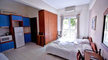 Studio, Balcony, Mountain View (Triple) | Soundproofing, iron/ironing board, free cots/infant beds, free WiFi