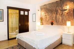 Villa | 5 Schlafzimmer, schallisolierte Zimmer, Bügeleisen/Bügelbrett