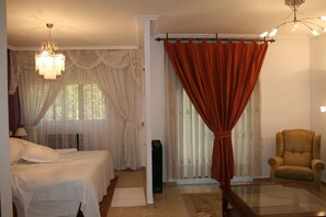 Double or Twin Room | In-room safe, cots/infant beds, rollaway beds, free WiFi - Hotel Mirador del Ermitage (La Baneza)
