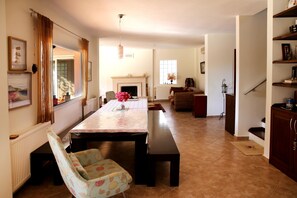 Villa | Área de sala de estar | Televisión LCD 