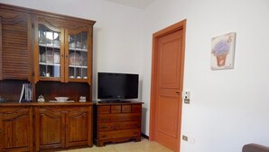 Apartment, 1 Bedroom | Living area | LCD TV - Bilocale in centro a Numana N80 (Sirolo)