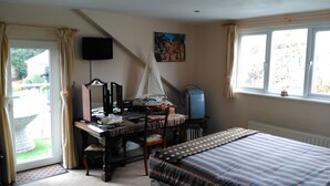 Double Room, 1 King Bed, Terrace | WiFi (free), bed sheets - Hill Top B&B (Kendal)