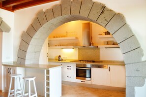 Villa | Eget tekjøkken | Kjøleskap, ovn, kokeplater og oppvaskmaskin