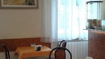 Petit déjeuner buffet compris