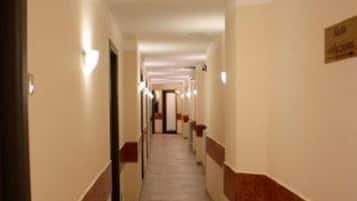Interni