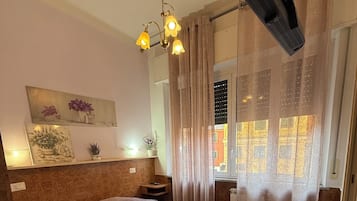 Deluxe Single Room | Desk, free WiFi, bed sheets