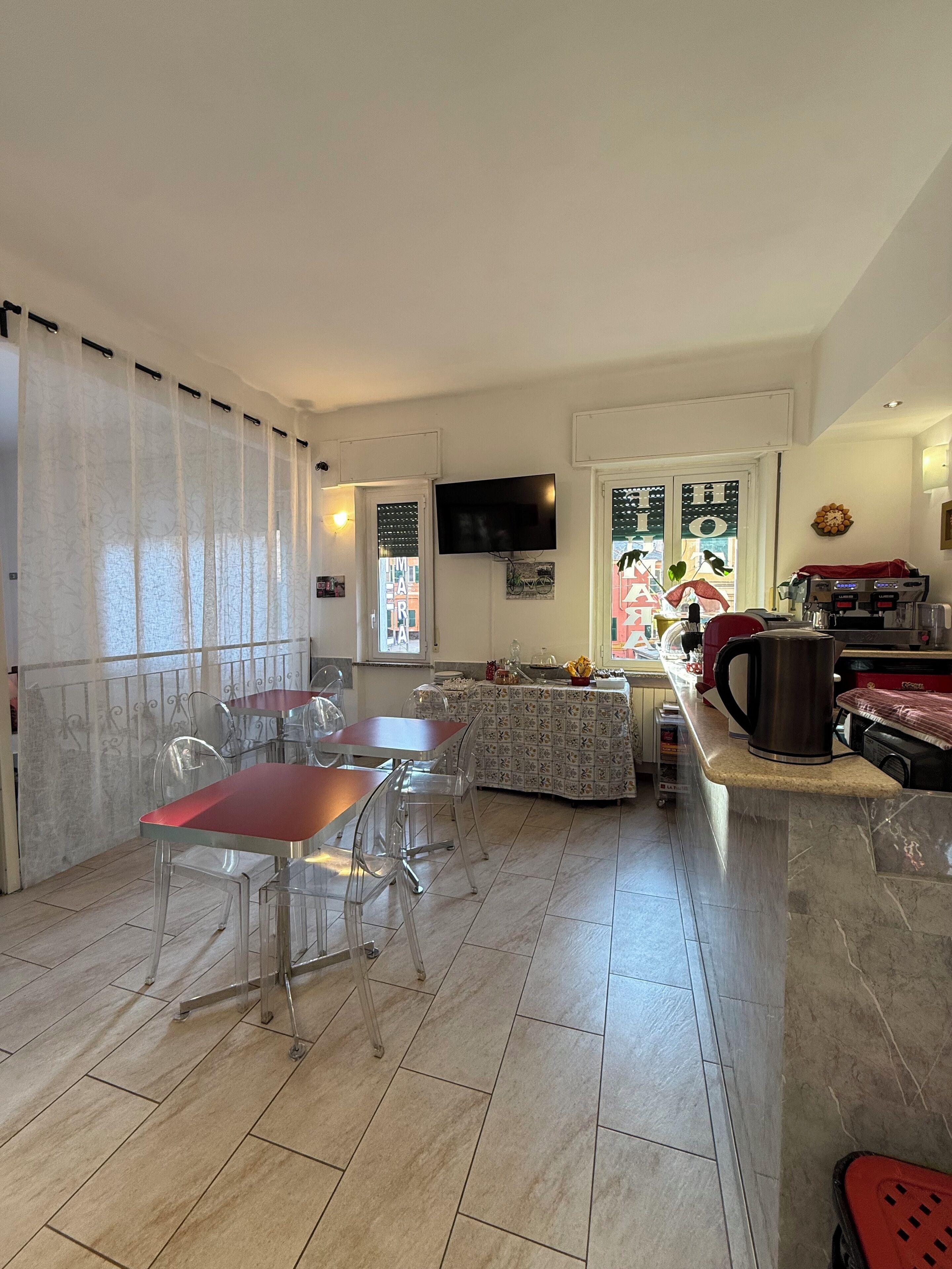 Free buffet breakfast