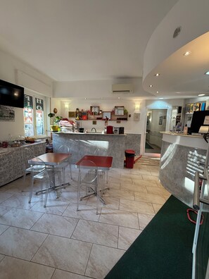Free buffet breakfast  - Hotel Fiumara (Genoa)