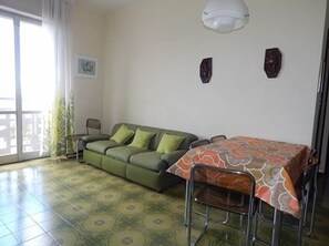 Appartement, 2 chambres | Coin séjour
