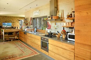 Fridge, microwave, oven, stovetop - Important Group Villa BD454 3 Bedrooms (Bodrum)